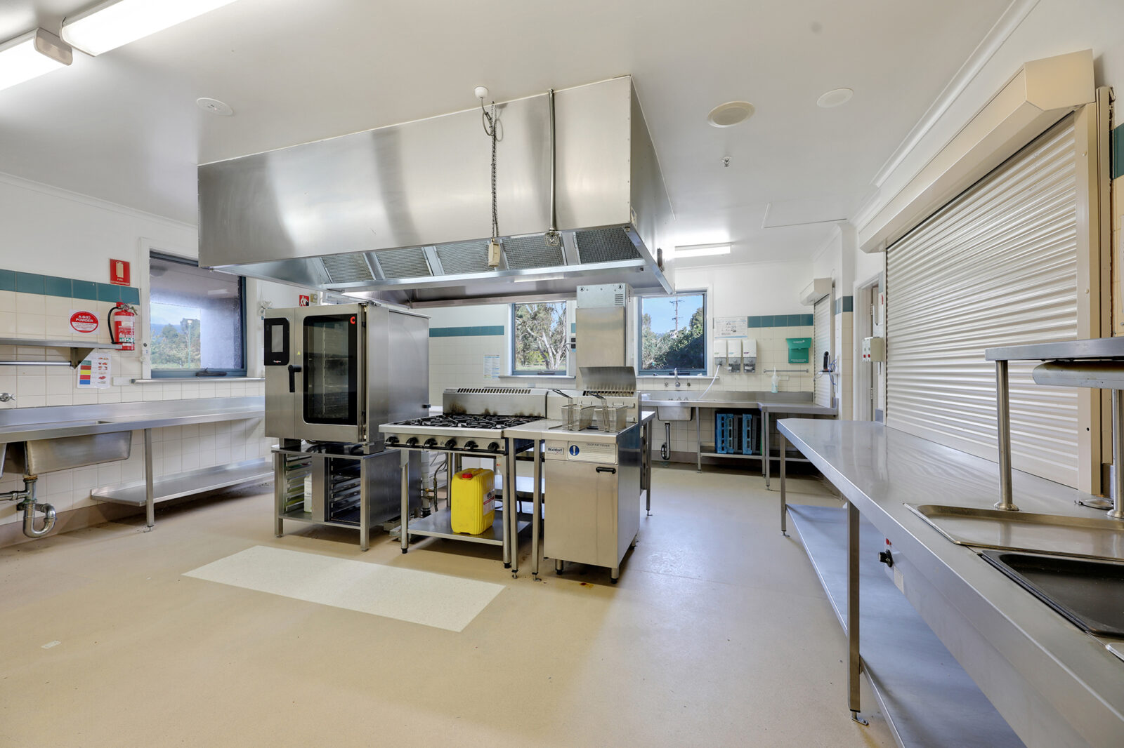 WEB_59-91PhillipParadeChurchill_011