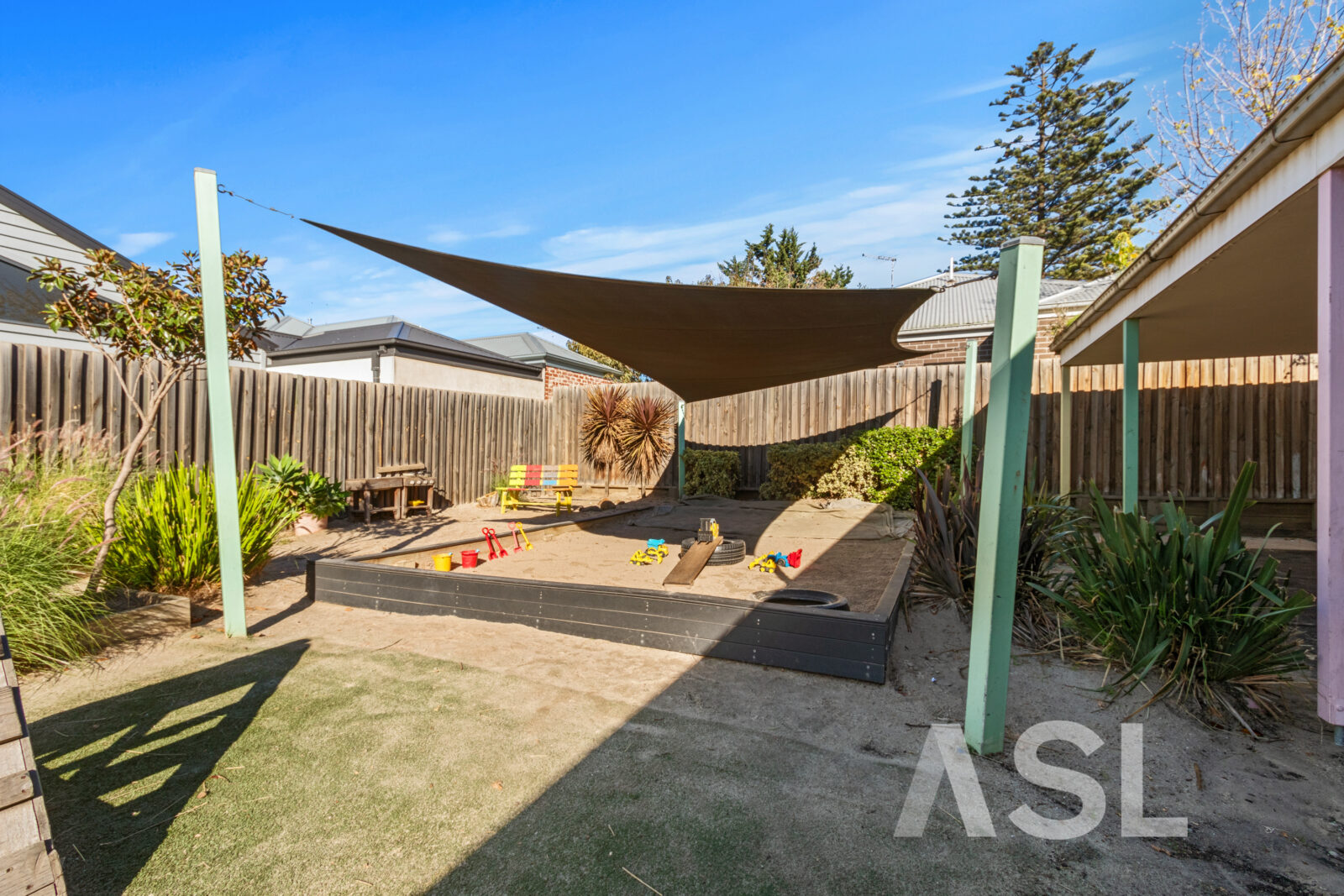 024_Open2view_ID946076-Geelong_Road