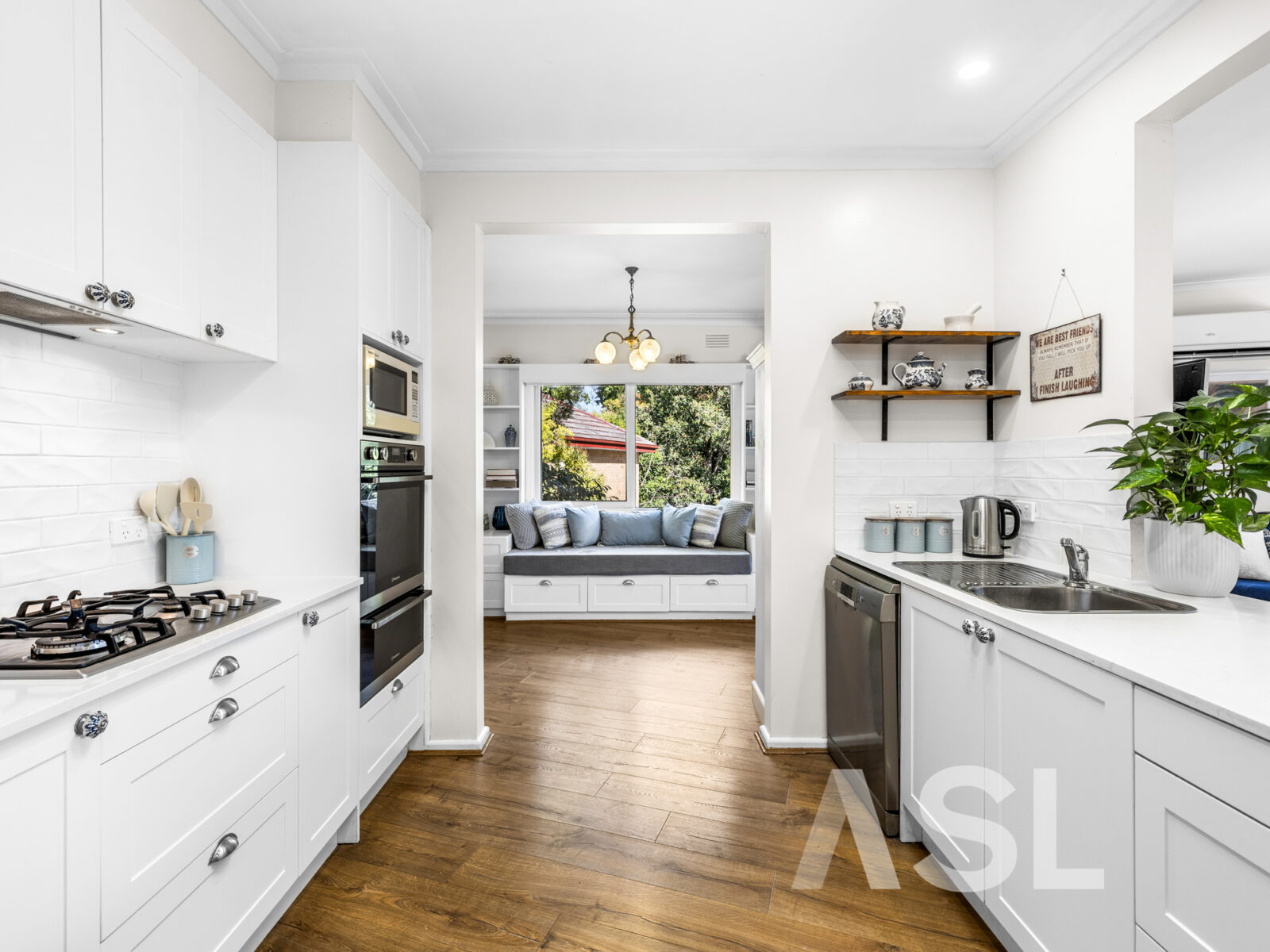 030_Open2view_ID996870-2_Highview_Drive