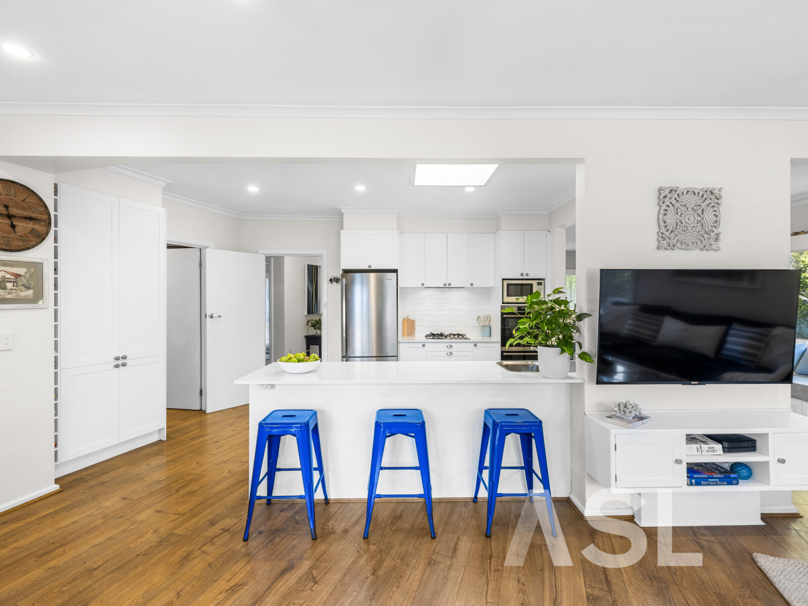 033_Open2view_ID996870-2_Highview_Drive