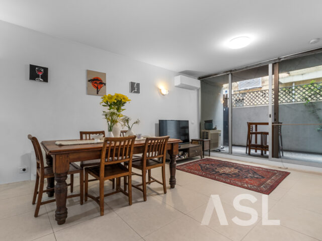 SOLD! A Smart Entry to Inner City Lifestyle Location Photo