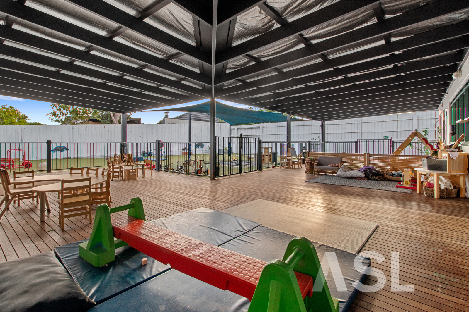 041_Open2view_ID1002013-141_-_143_Princes_Highway