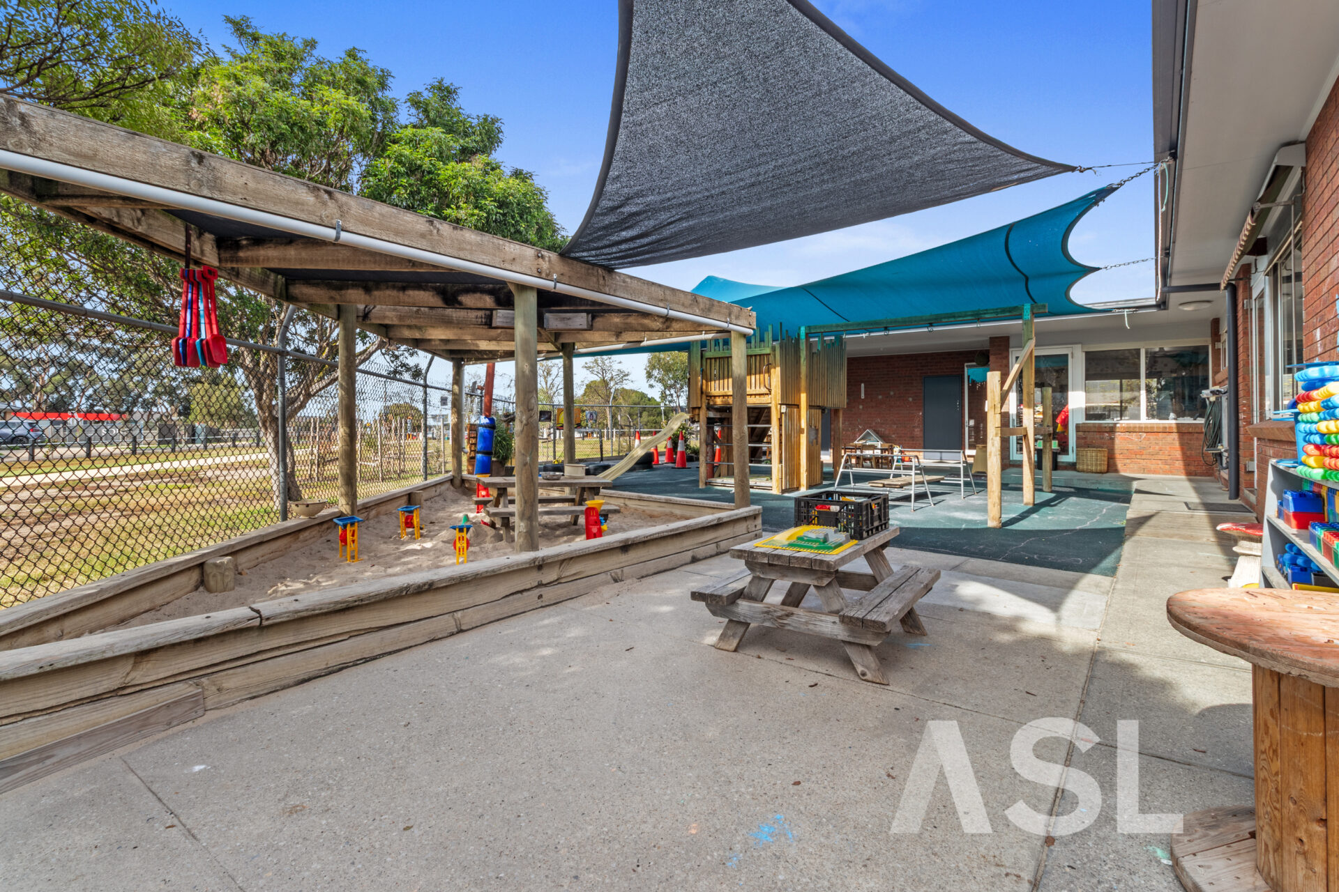 033_Open2view_ID1014568-Clifton_Drive