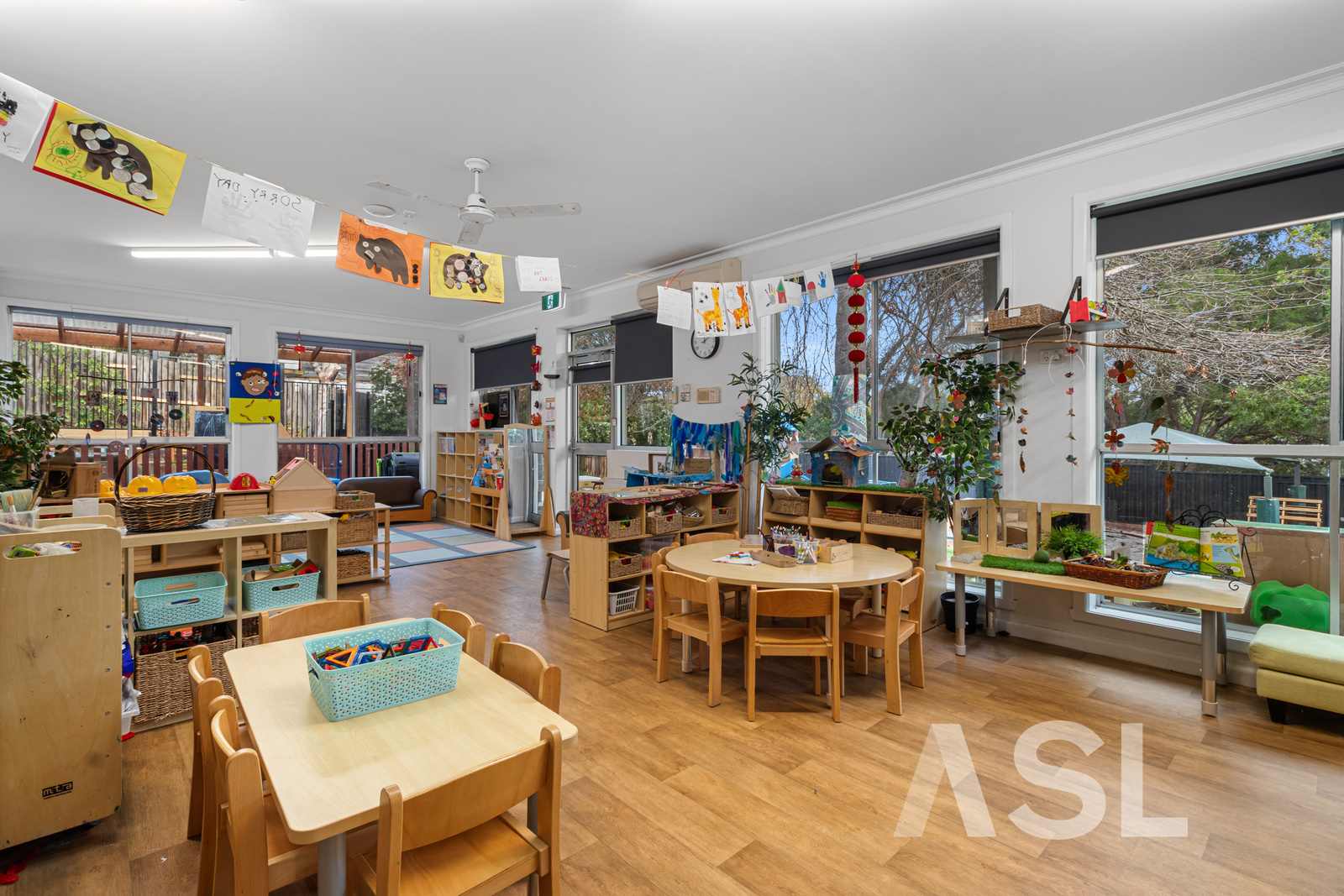 032_Open2view_ID1023488-247_-_249_High_Street