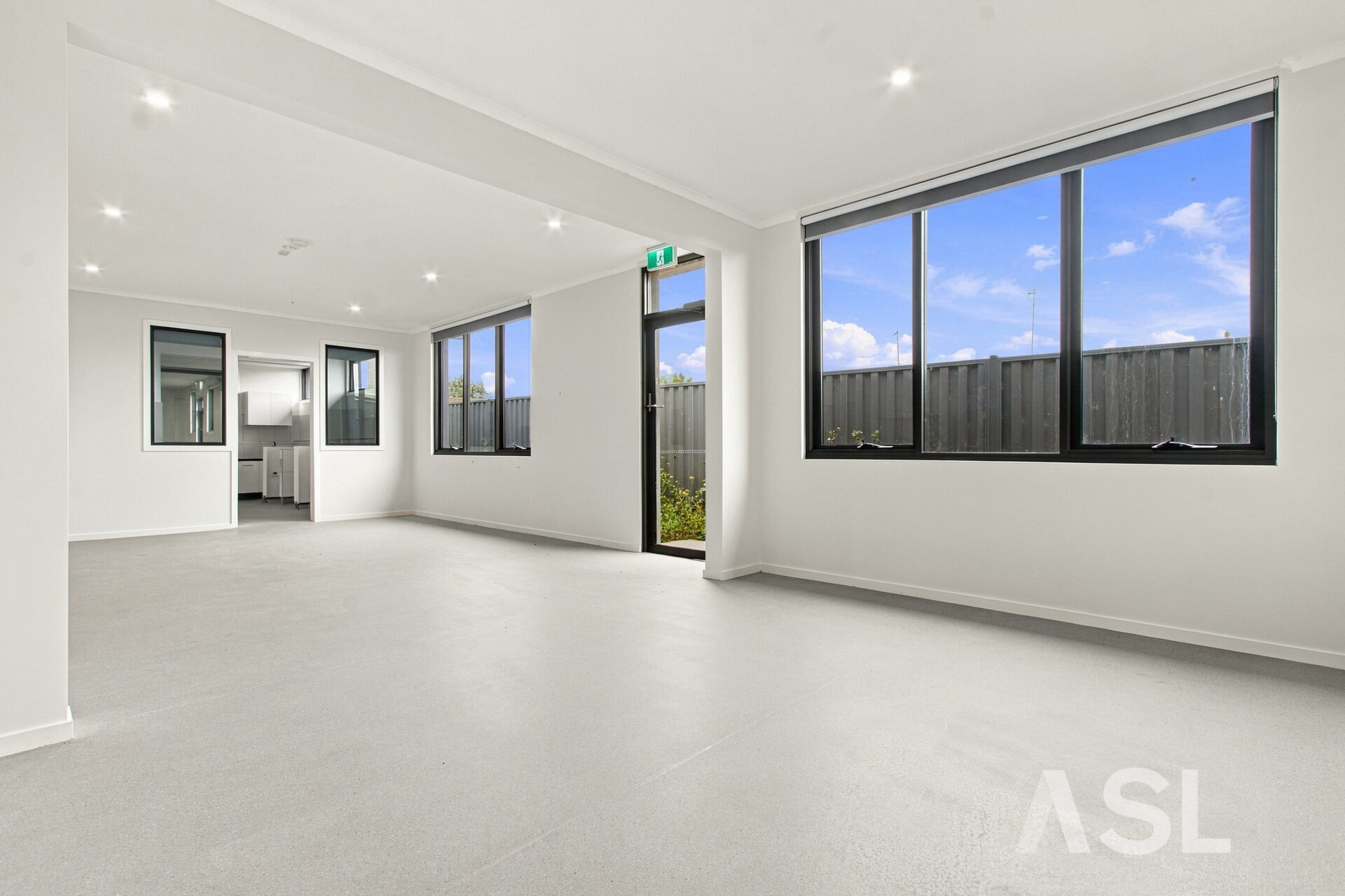 011_Open2view_ID1040266-6-8_Winifred_Street_-_Morwell