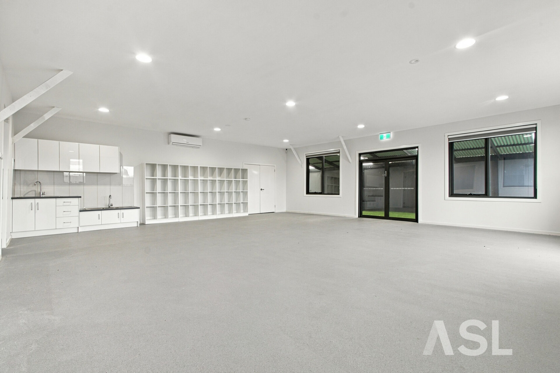 016_Open2view_ID1040266-6-8_Winifred_Street_-_Morwell