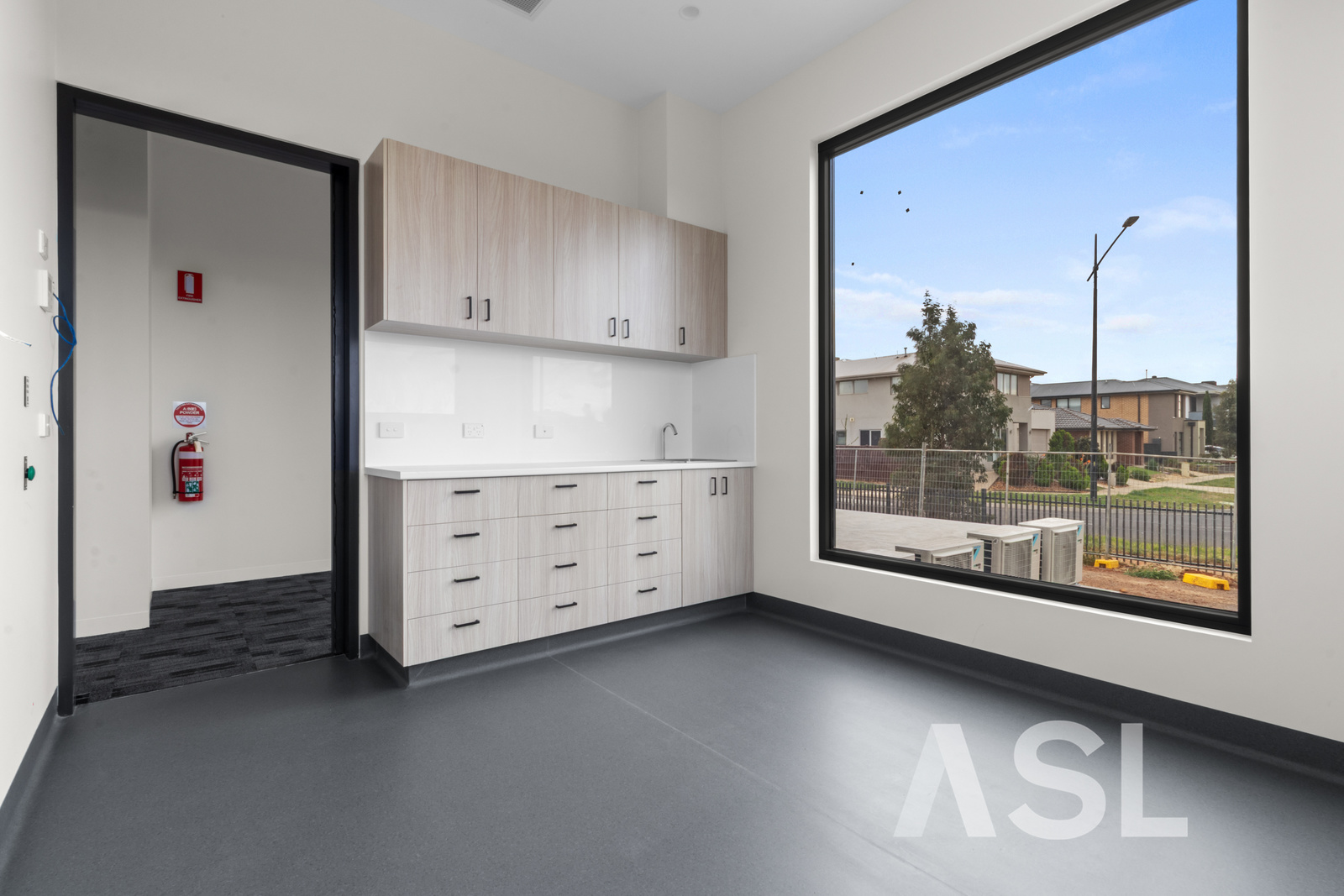 027_Open2view_ID1038947-95_Wiltshire_Boulevard