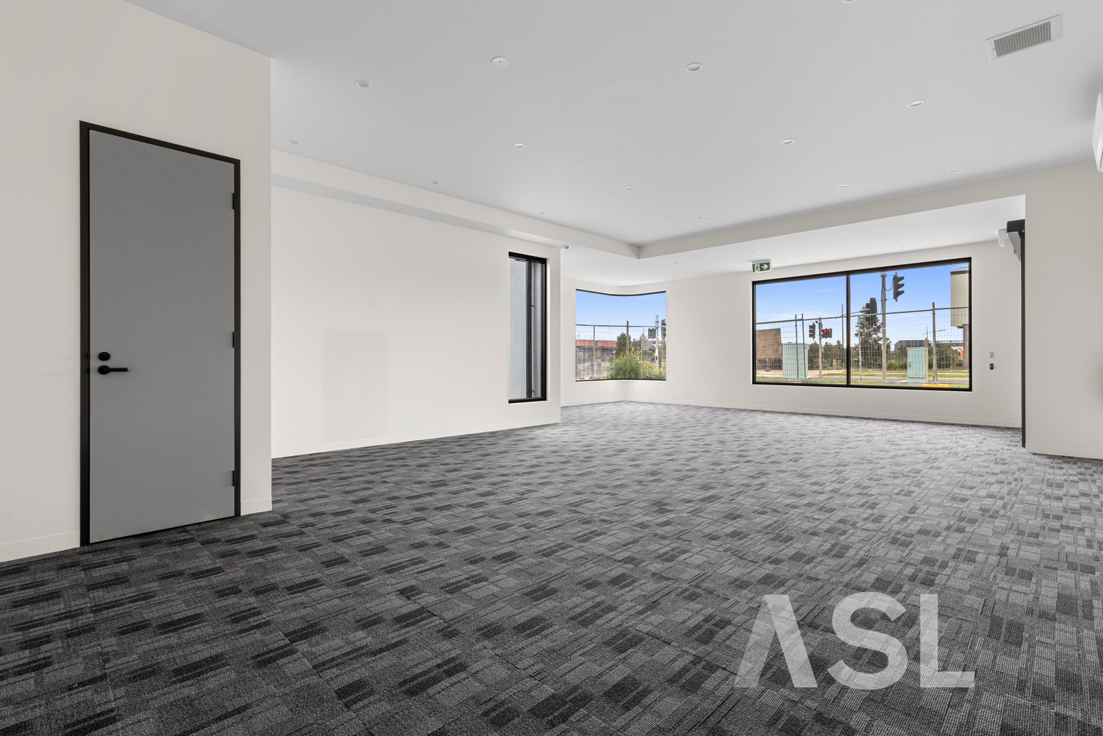 038_Open2view_ID1038947-95_Wiltshire_Boulevard