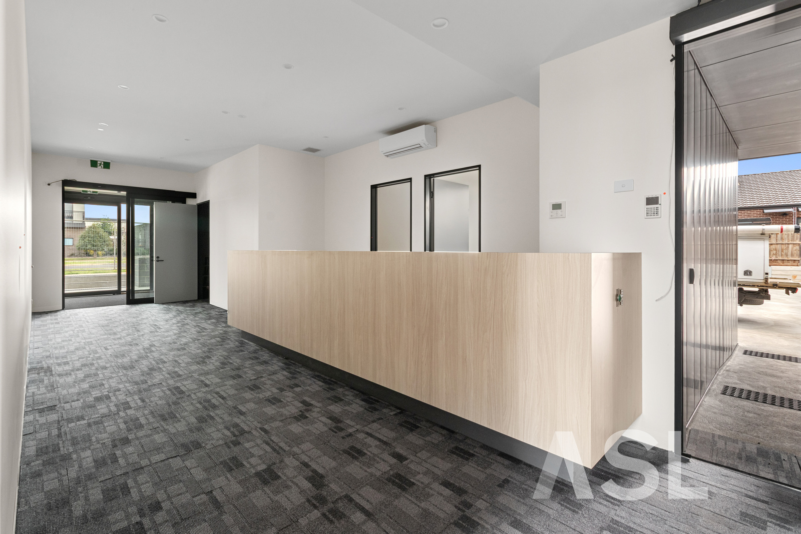 040_Open2view_ID1038947-95_Wiltshire_Boulevard